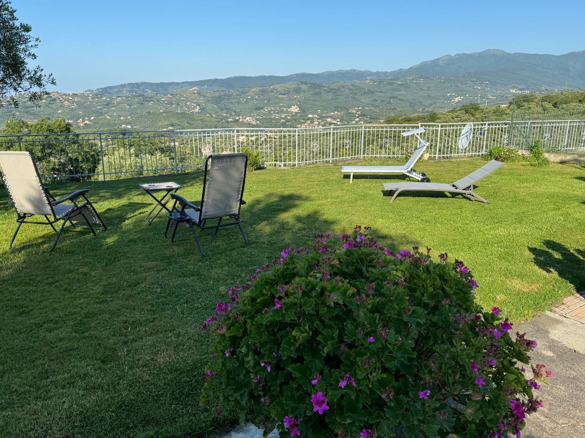 Casa Vista Mare - Superb Garden And Parking Included Villa Imperia Eksteriør bilde